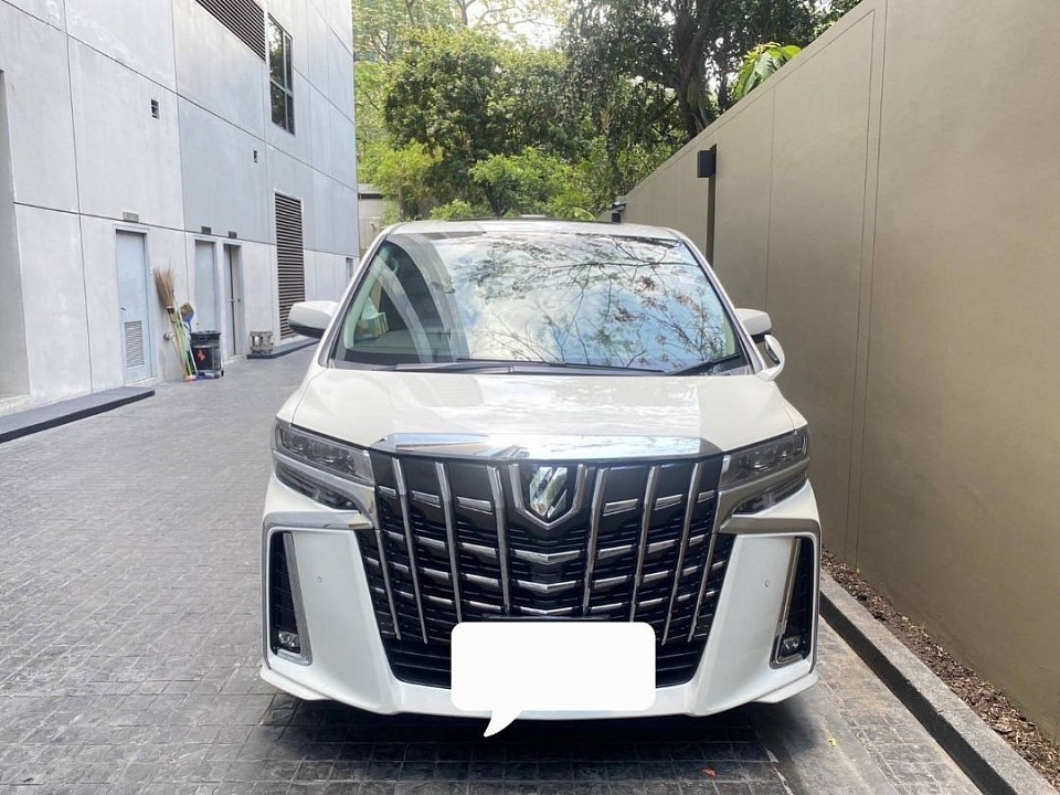 Toyota(รถตู้อัลฟาร์ด)รถระดับผู้บริหาร